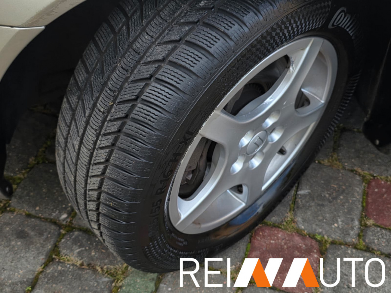 Volvo V70 D5 Summum Seashell