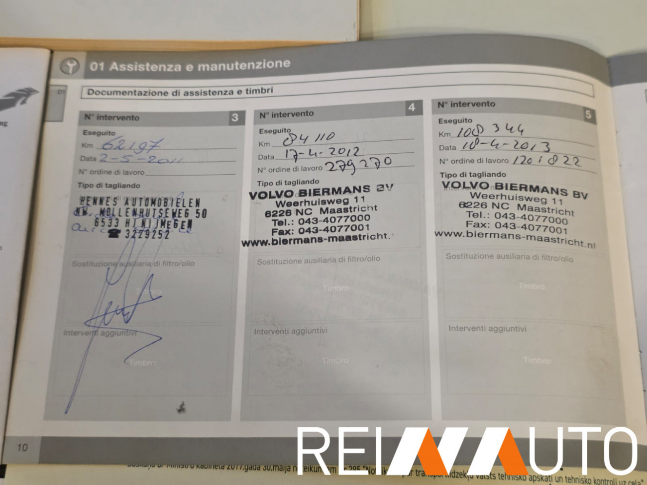 Volvo V70 Momentum Grijs