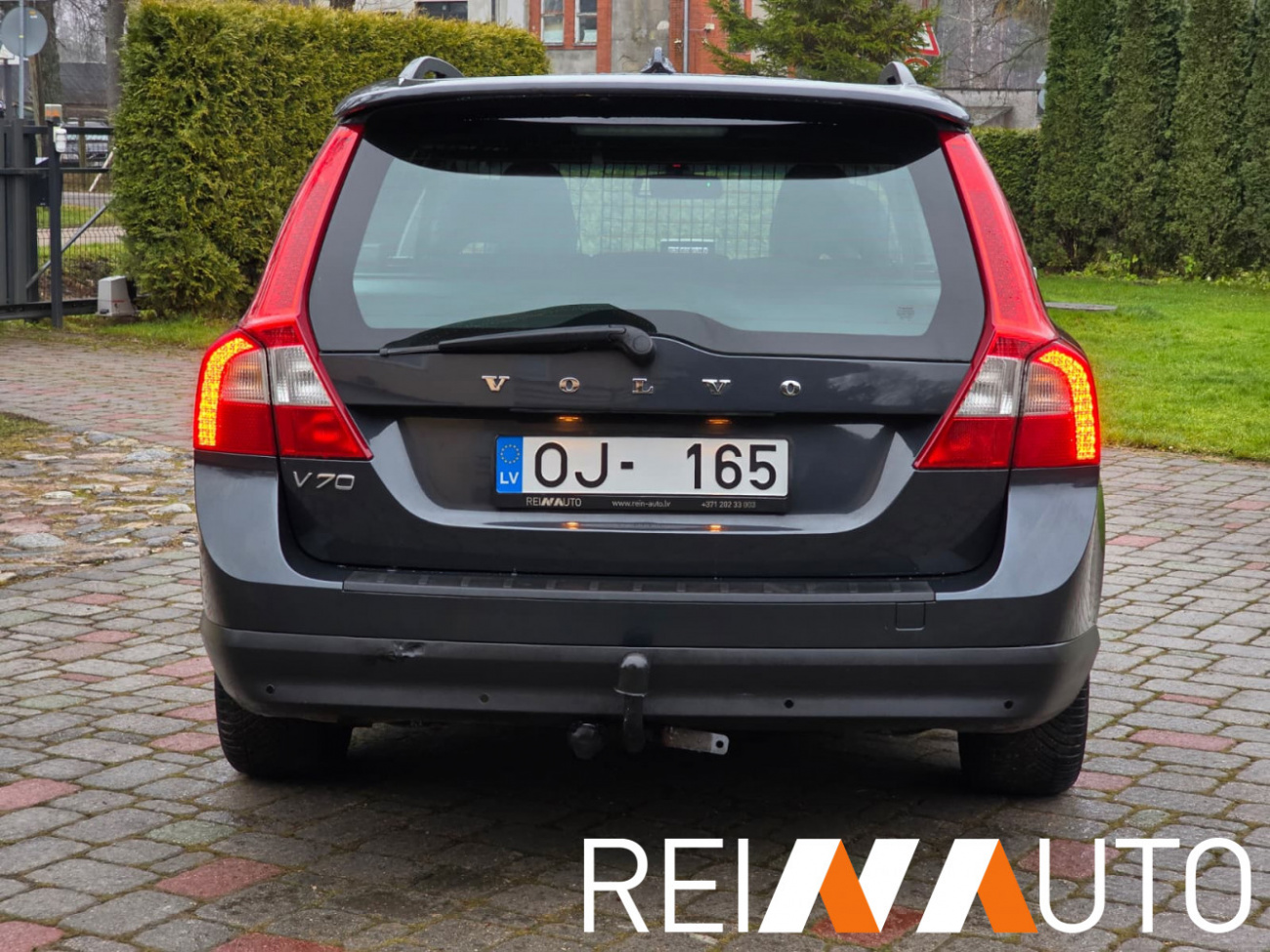 Volvo V70 Momentum D5