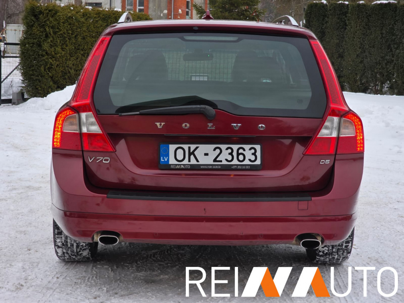 Volvo V70 Summum Cherry