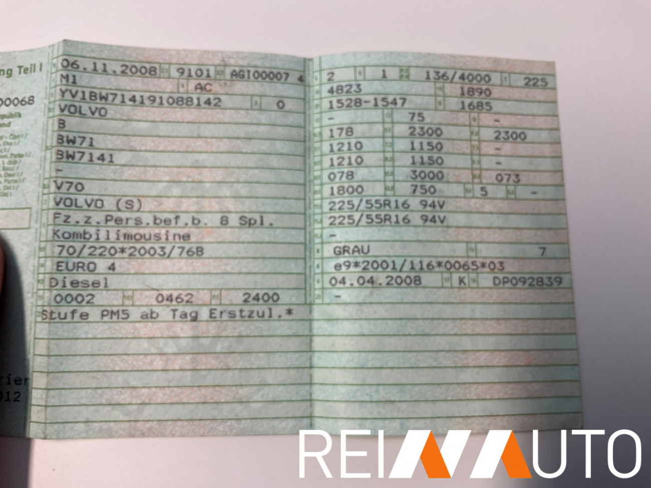 Volvo V70 Momentum Beige