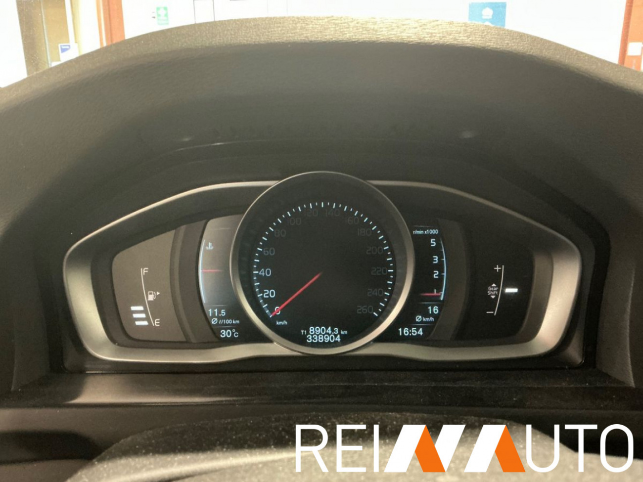 Volvo V60 Momentum Facelift