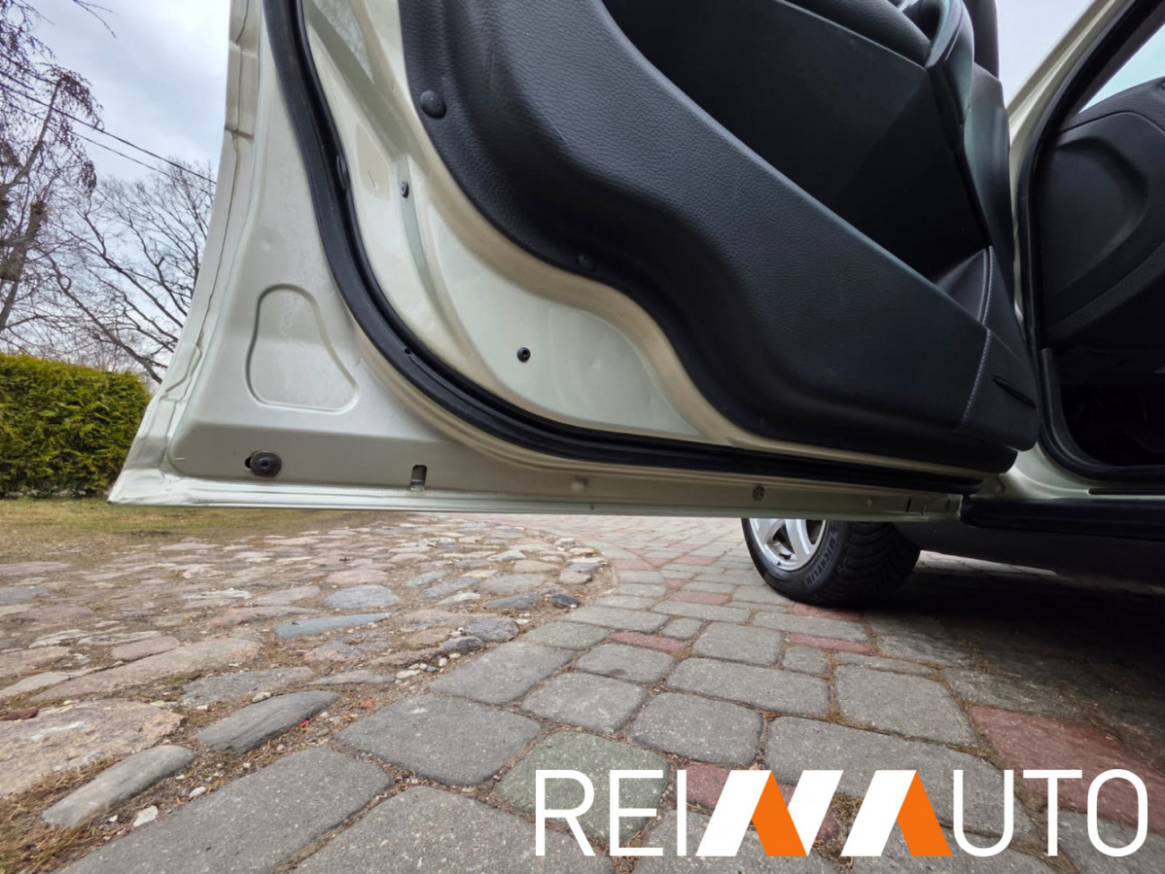 Volvo V70 Willow Green