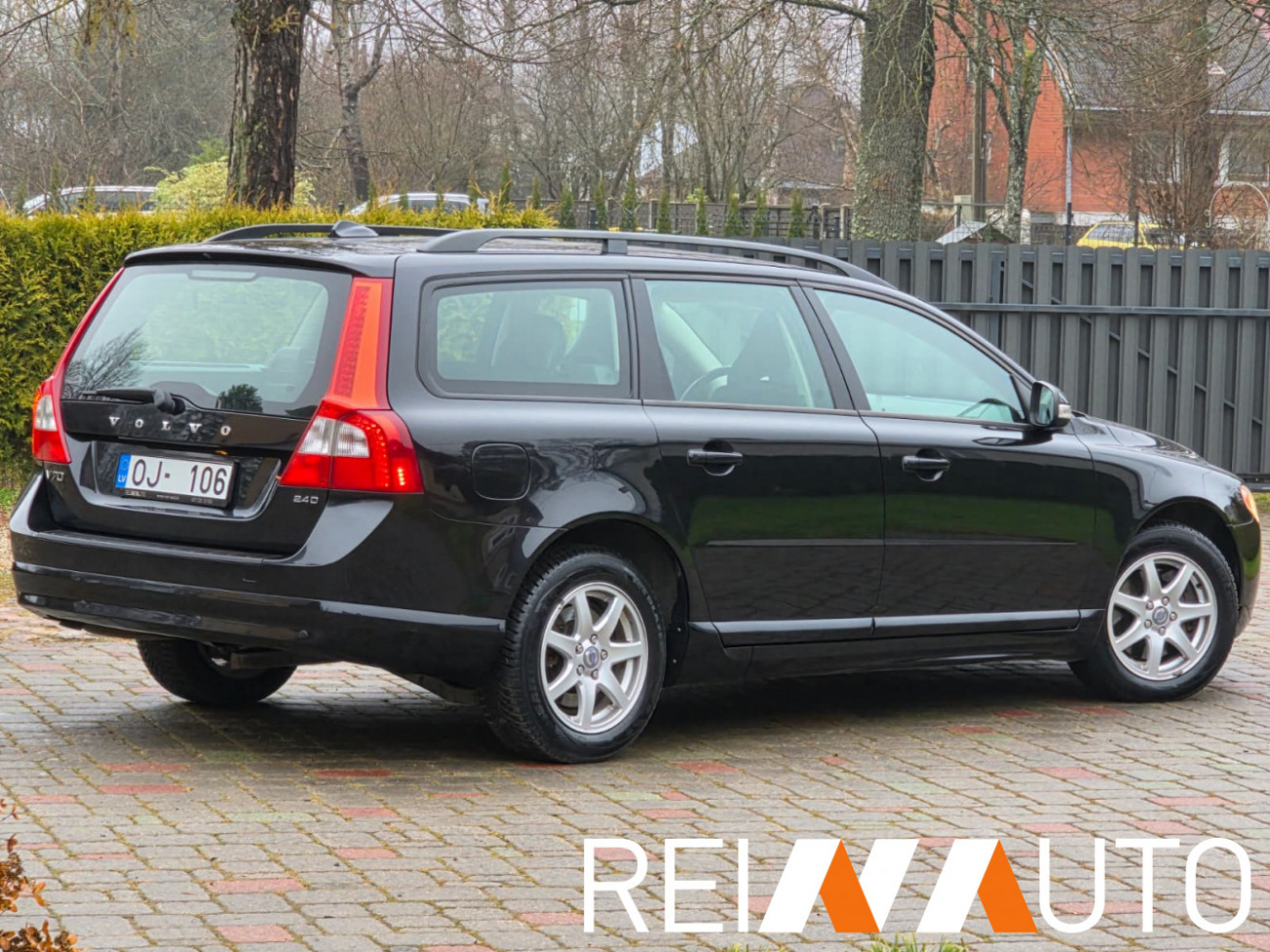 Volvo V70 Momentum D5