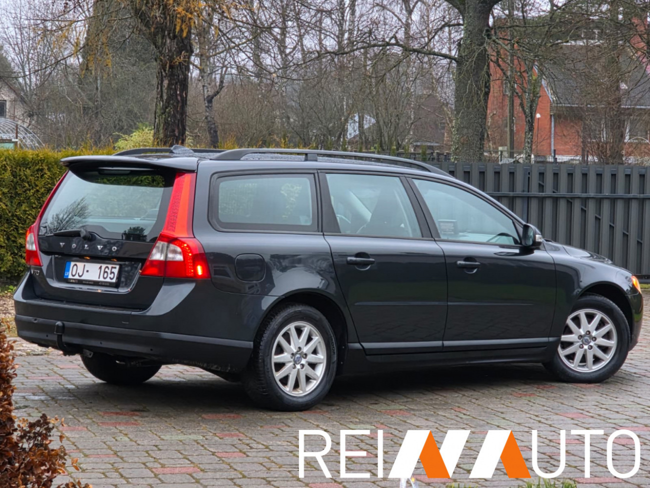 Volvo V70 Momentum D5