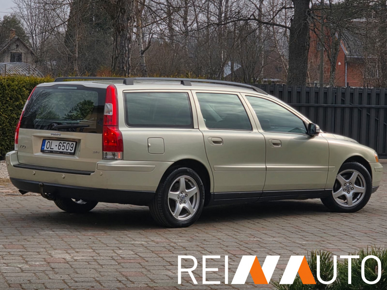 Volvo V70 Willow Green