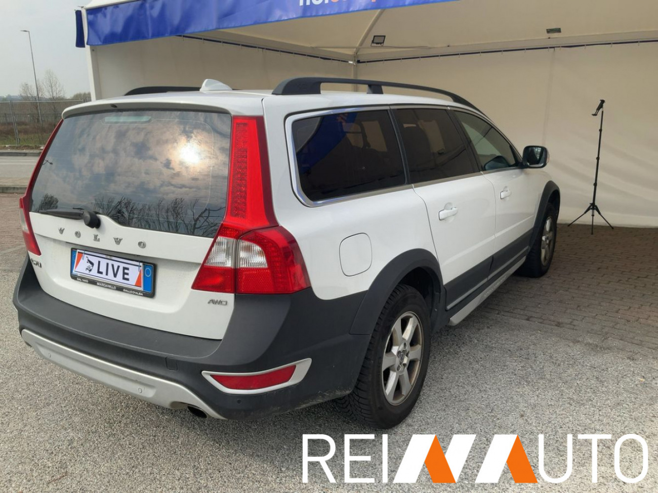 Volvo XC70 Momentum Awd Weiss