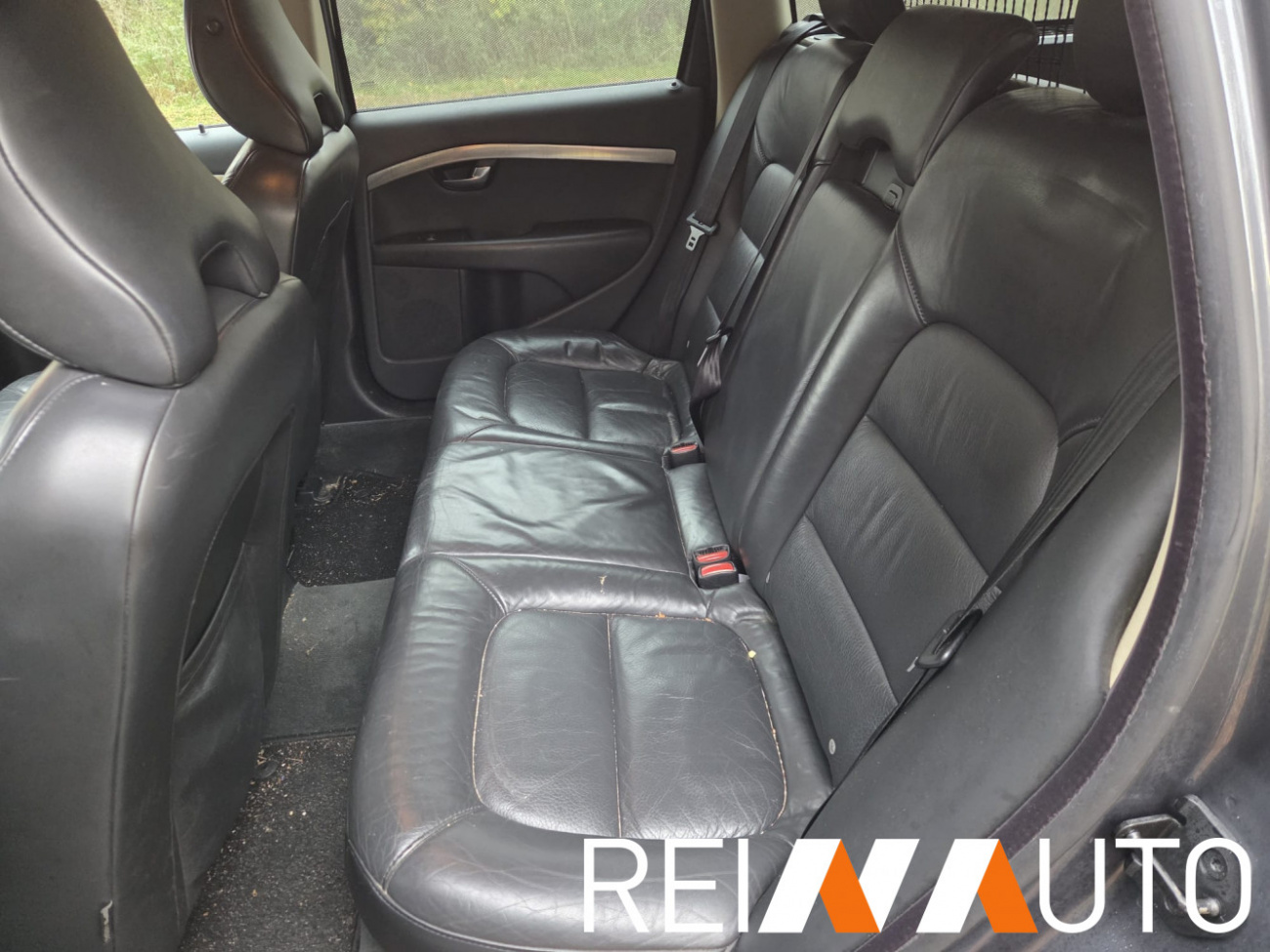 Volvo V70 Momentum Grijs