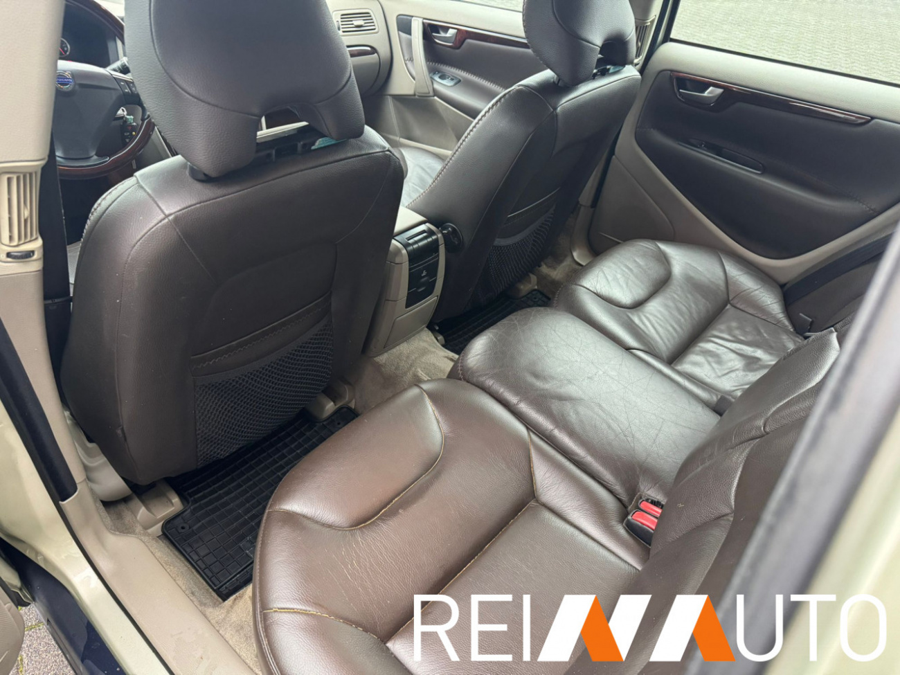 Volvo Xc70 Summum Gold