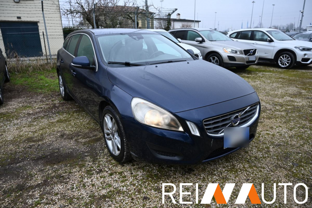 Volvo V60 Momentum D3