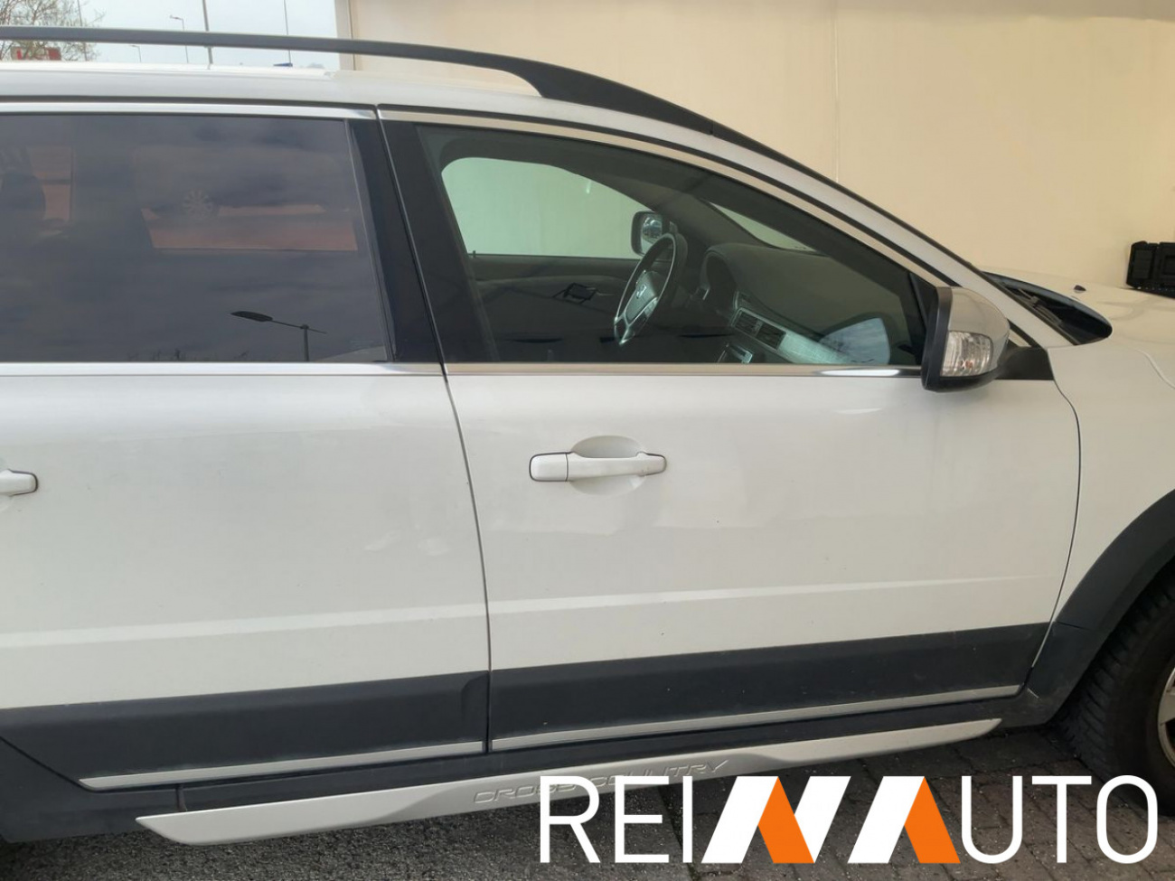 Volvo XC70 Momentum Awd Weiss