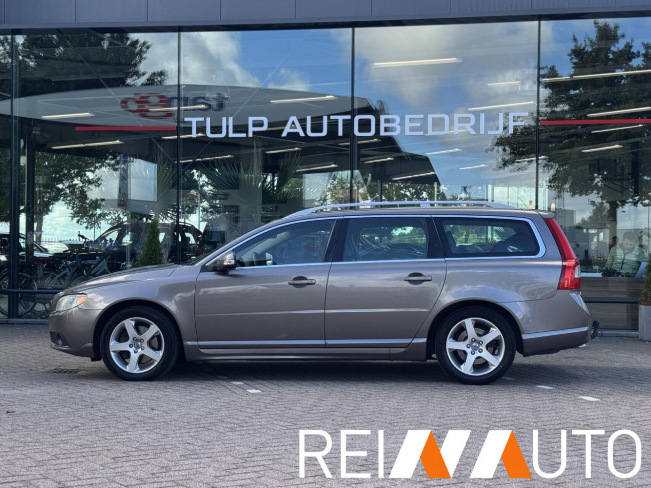 Volvo V70 D5 Summum Top