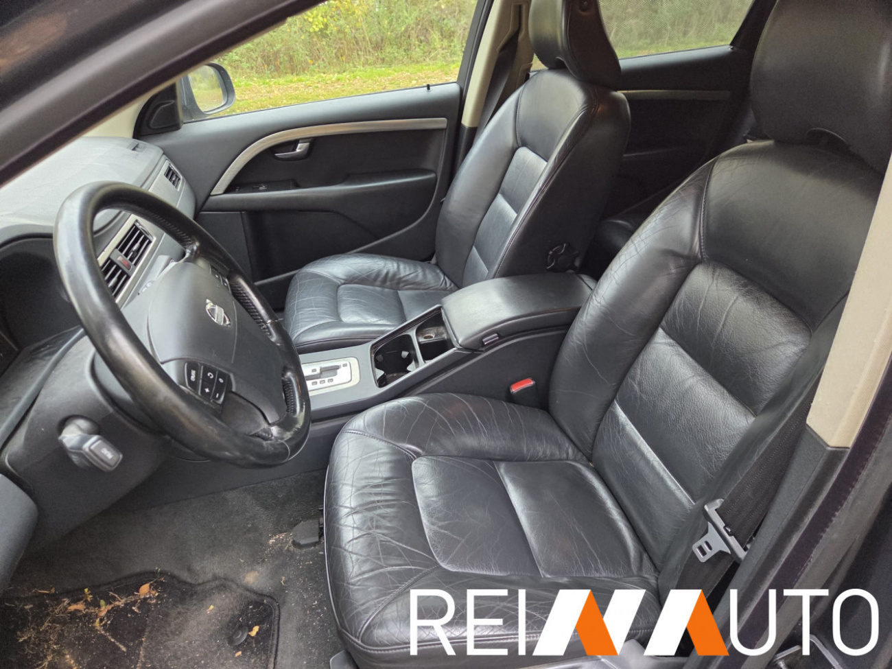 Volvo V70 Momentum Grijs