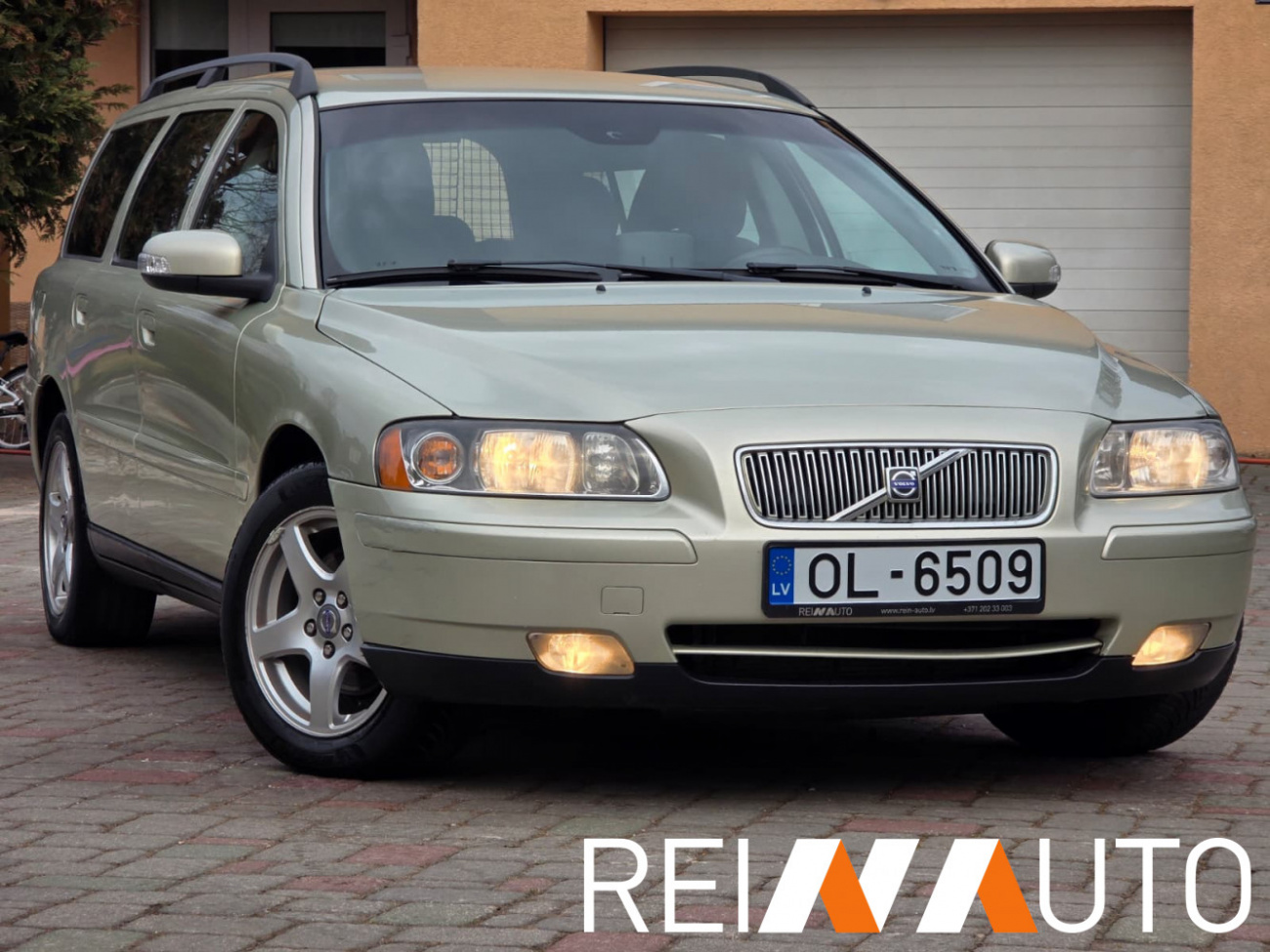 Volvo V70 Willow Green