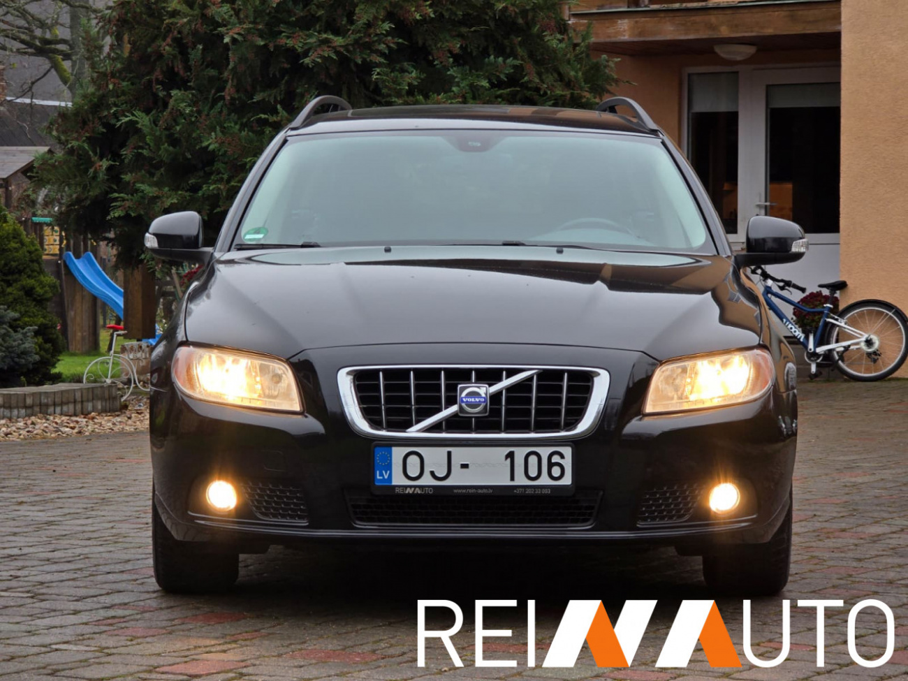 Volvo V70 Momentum D5