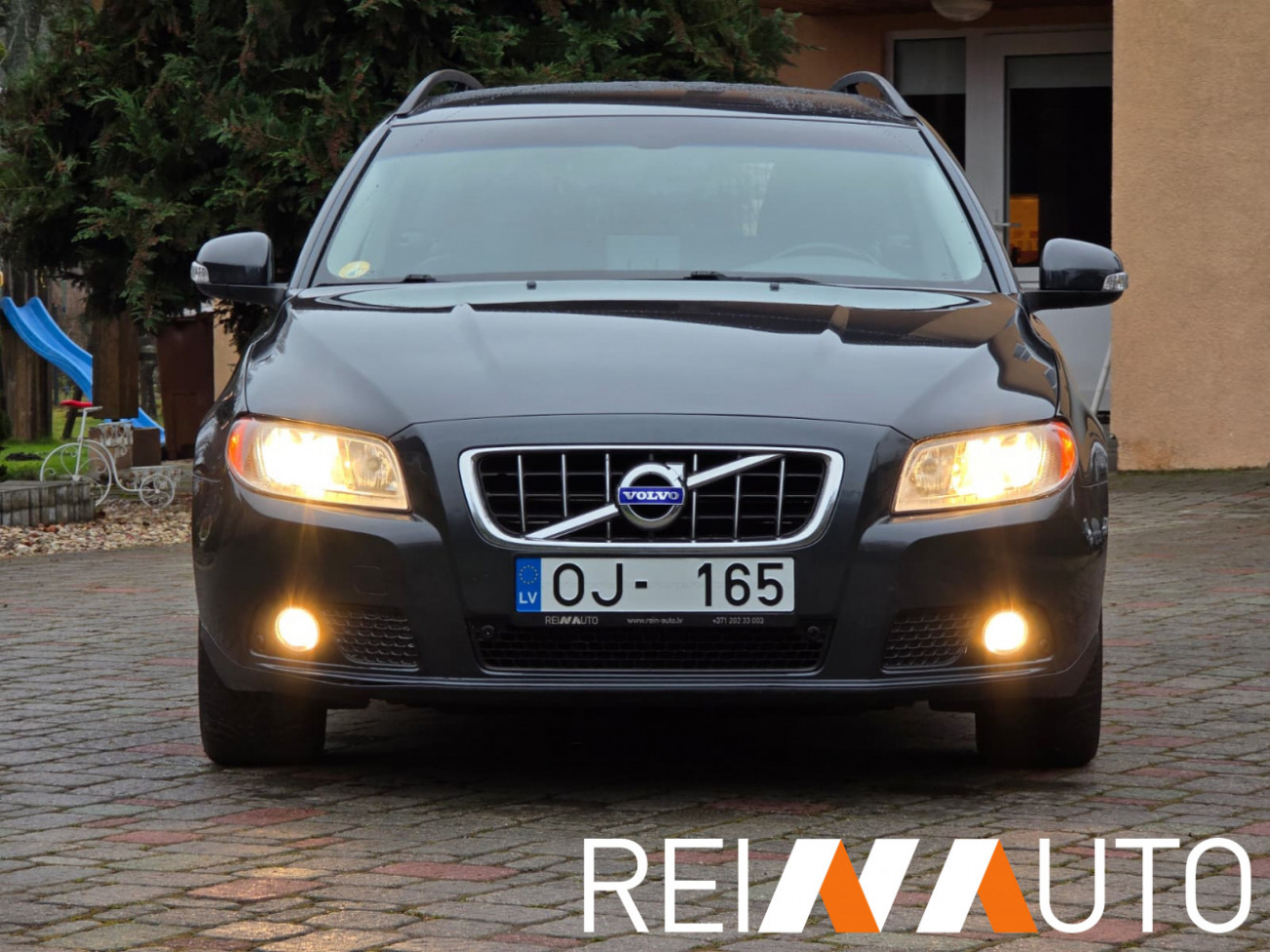 Volvo V70 Momentum D5