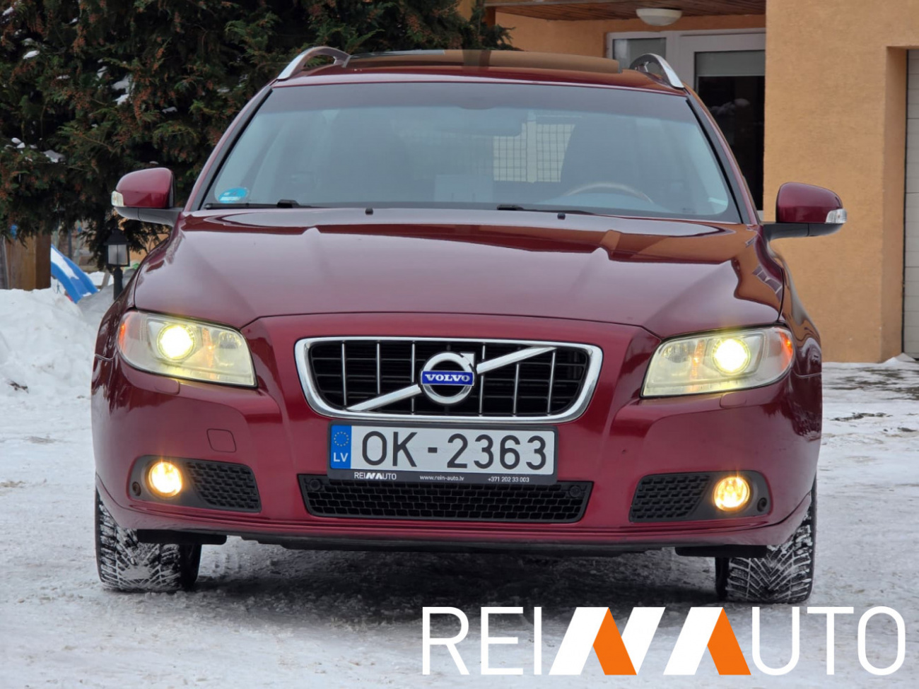 Volvo V70 Summum Cherry