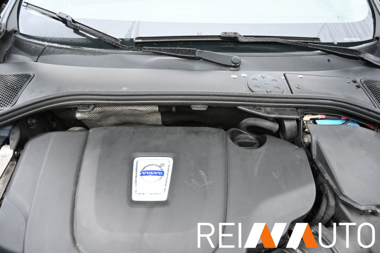 Volvo V60 Momentum D3