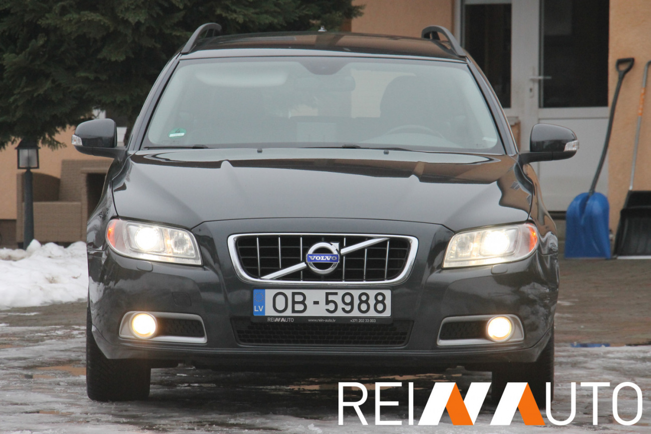 Volvo V70 Summum D5