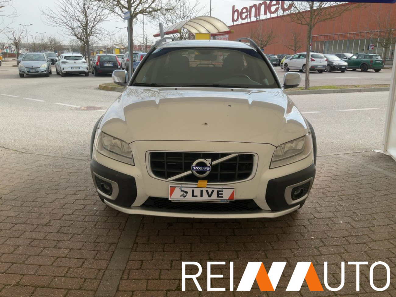 Volvo XC70 Momentum Awd Weiss