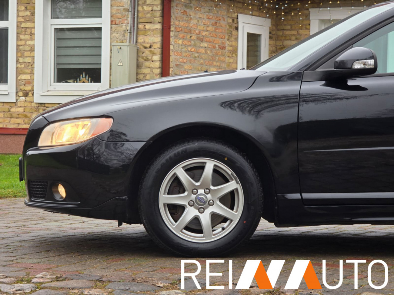 Volvo V70 Momentum D5