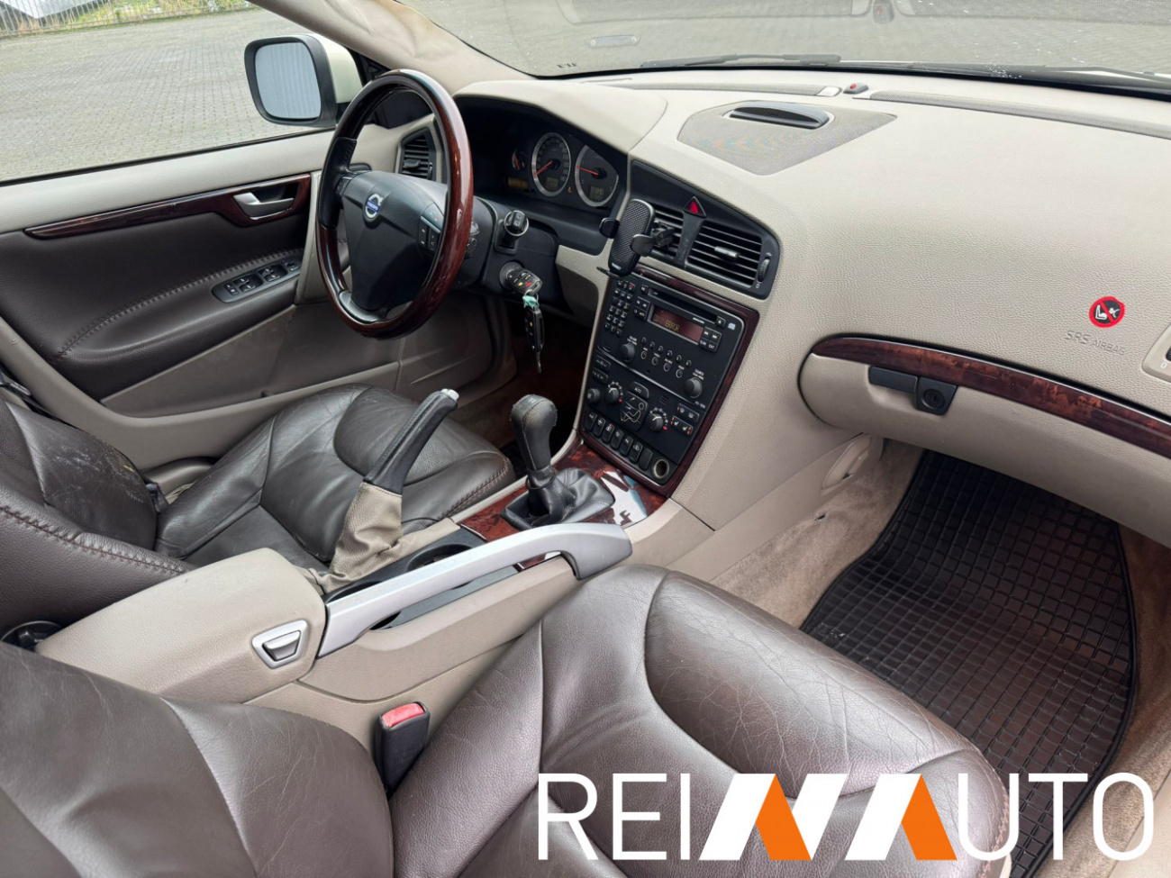 Volvo Xc70 Summum Gold