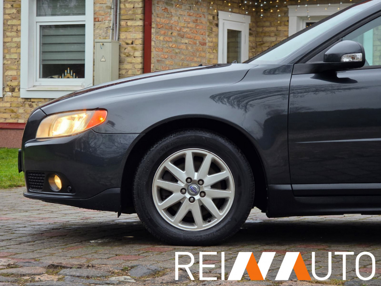 Volvo V70 Momentum D5