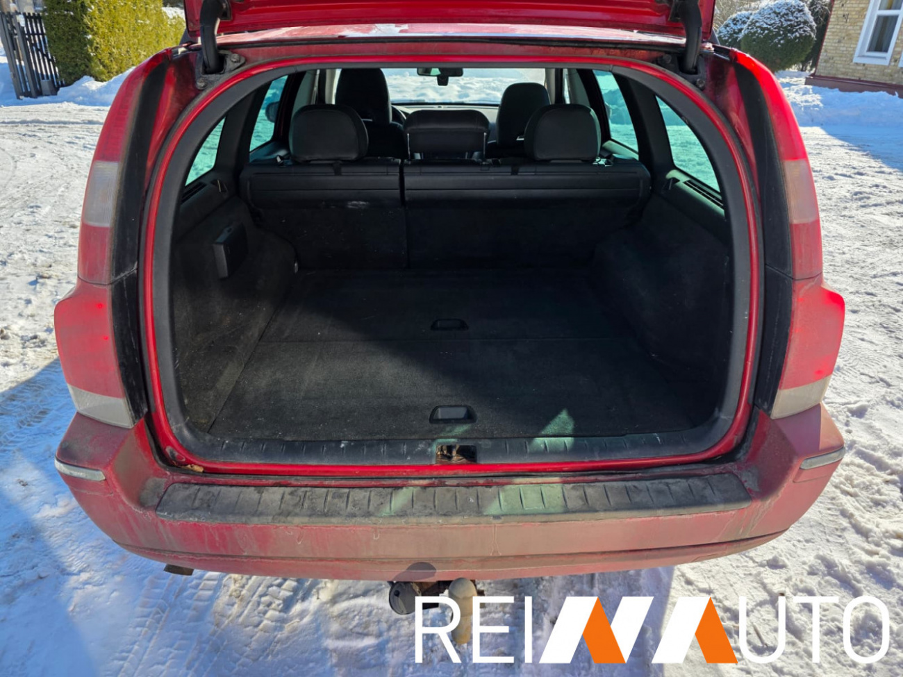 Volvo V70 Summum Sweden Red