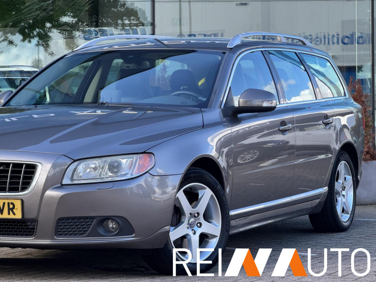 Volvo V70 D5 Summum Top