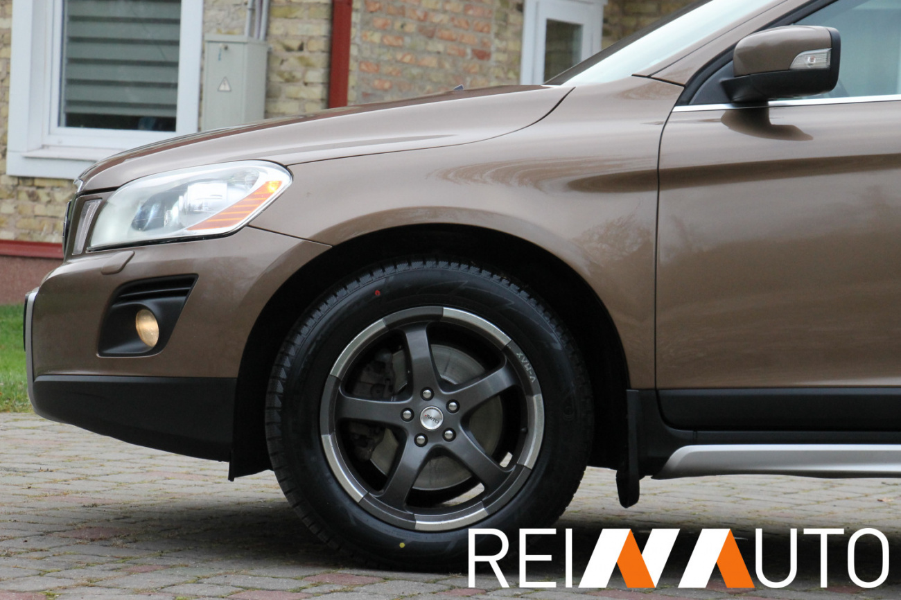 Volvo XC60 Summum D5