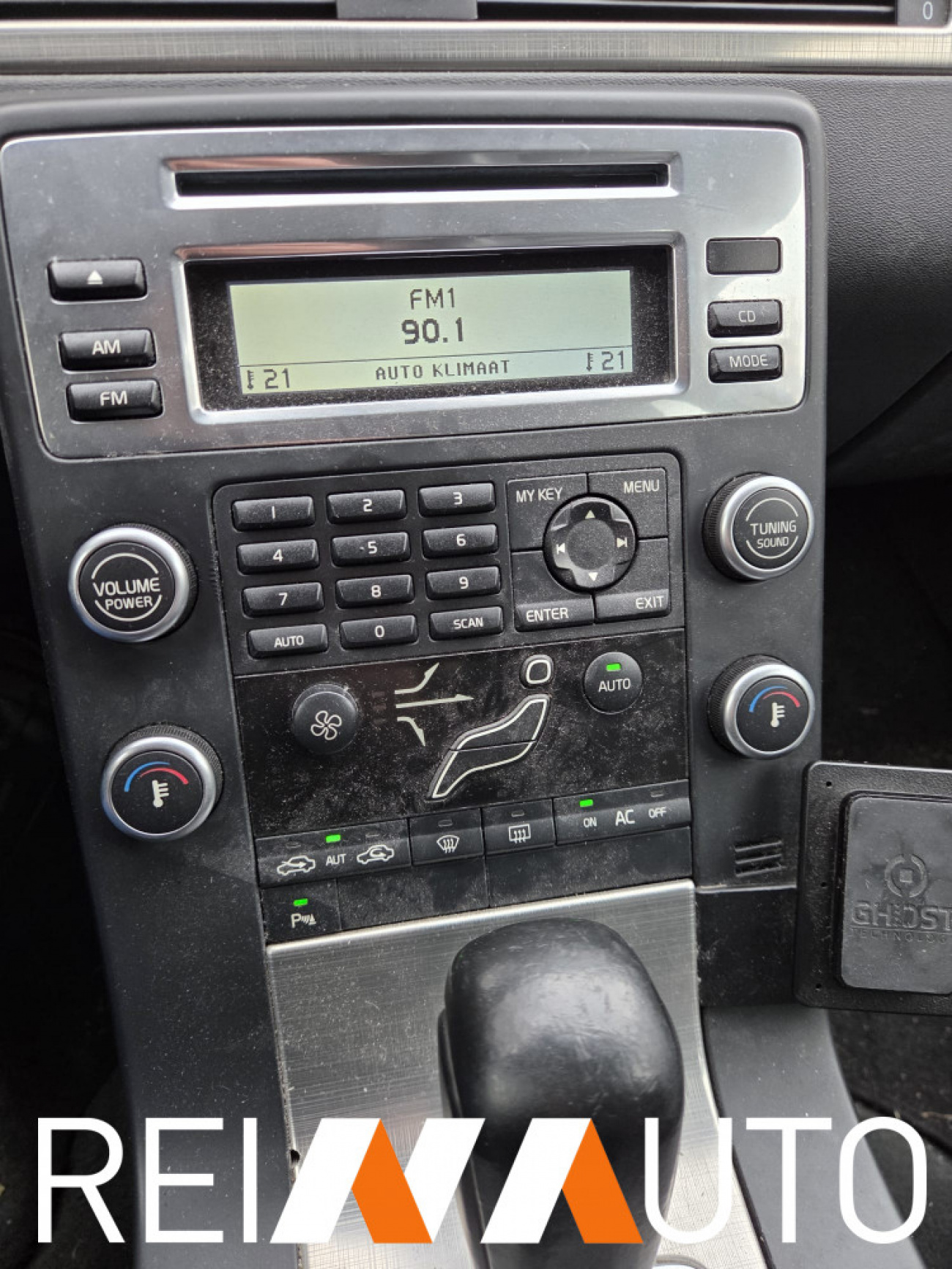 Volvo V70 Momentum Grijs